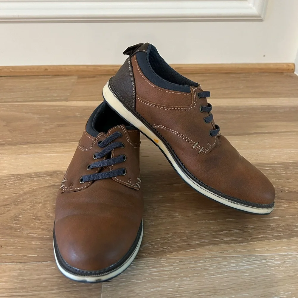 Boys slip on dress shoes Sonoma brand size 2 in good used condition